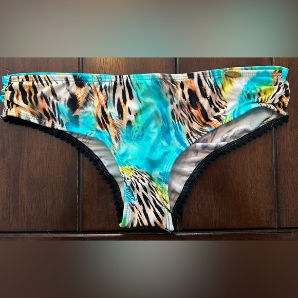 *Closet clear out* Luli Fama bikini bottom - Picture 2 of 7